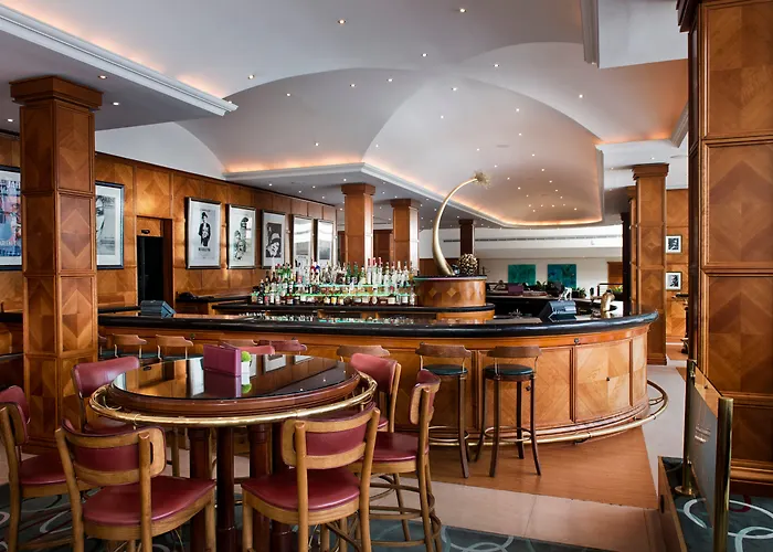 Intercontinental By Ihg 5*