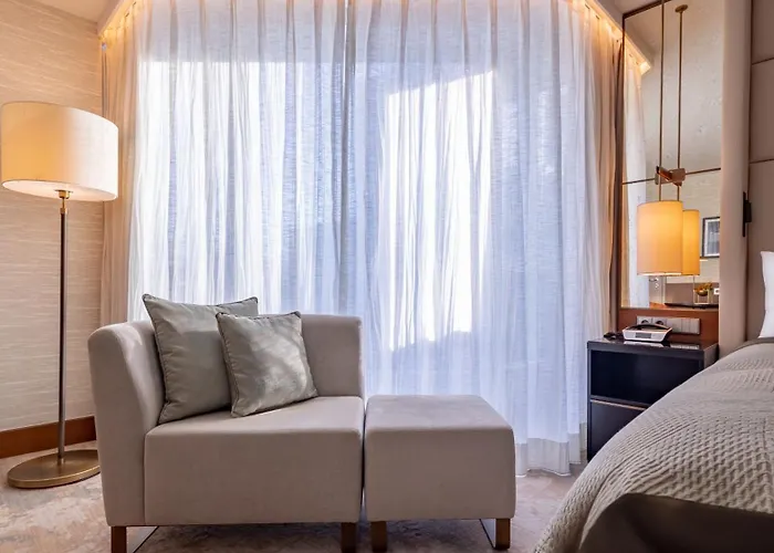 Intercontinental By Ihg Hotel 5*