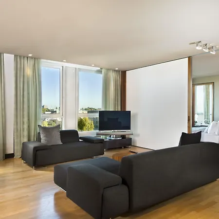Intercontinental By Ihg Ξενοδοχείο 5*
