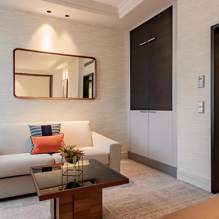 Intercontinental By Ihg 5*